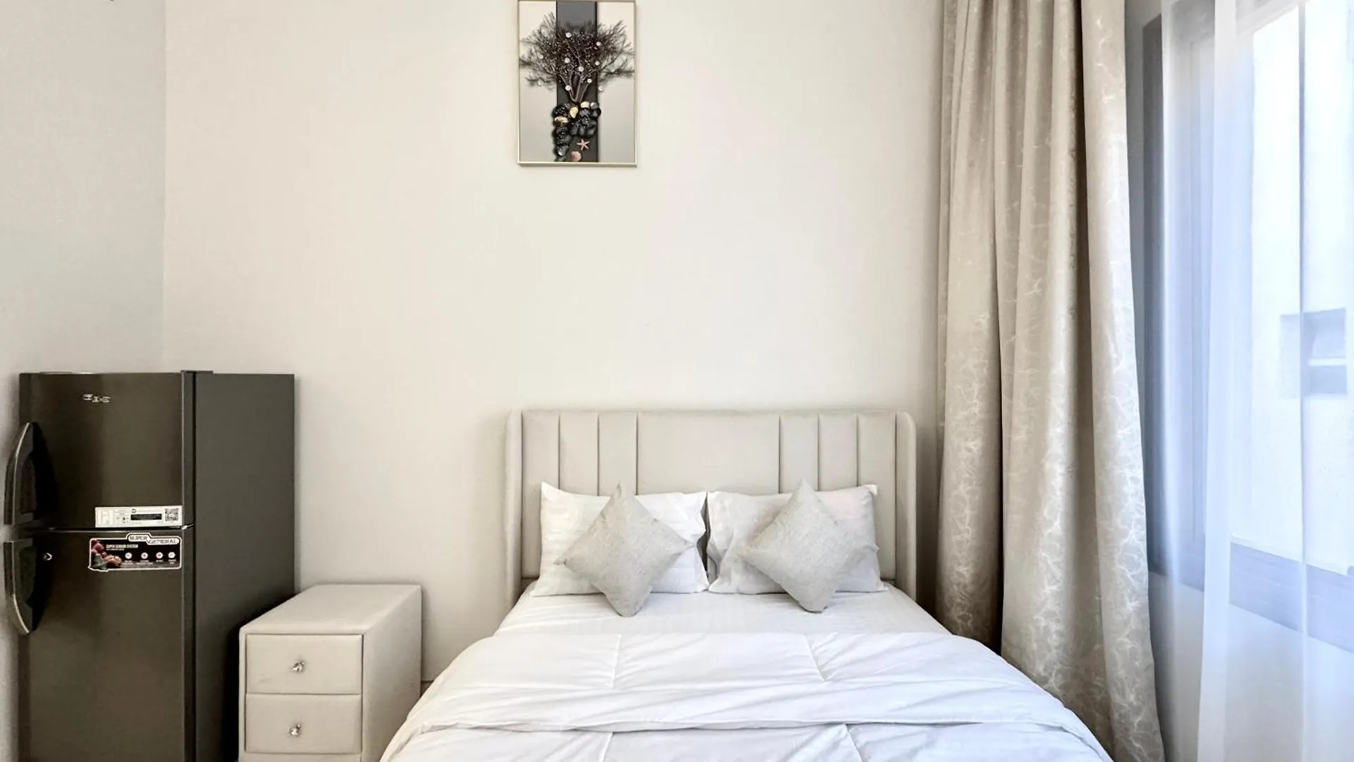 Al Manara Premium Deluxe Studio Dubai 0*,  United Arab Emirates